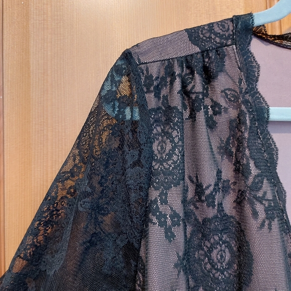 Kiyonna Juliet wrap top in blush/black lace Size 10/12 large - Picture 5 of 9